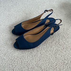 Womens size 12 sling back navy shoes.